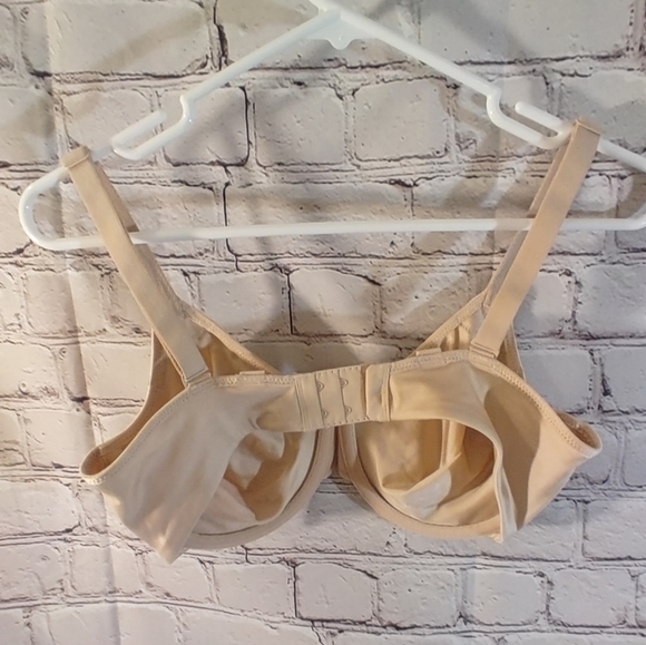 Wacoal Sensibility Convertible Underwire 36DD Cream Bra - Picture 2 of 16